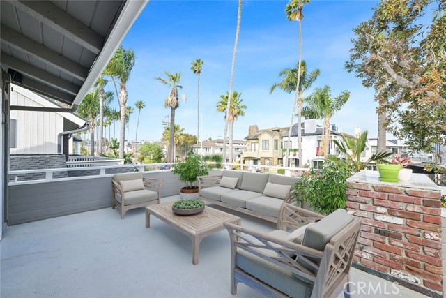 411 Goldenrod, Corona del Mar CA: https://media.crmls.org/medias/d34d14f7-e54f-49e8-8317-220d392bd237.jpg