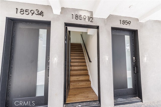 Detail Gallery Image 2 of 27 For 1859 Crenshaw Bld #1/2,  Los Angeles,  CA 90019 - 4 Beds | 3 Baths