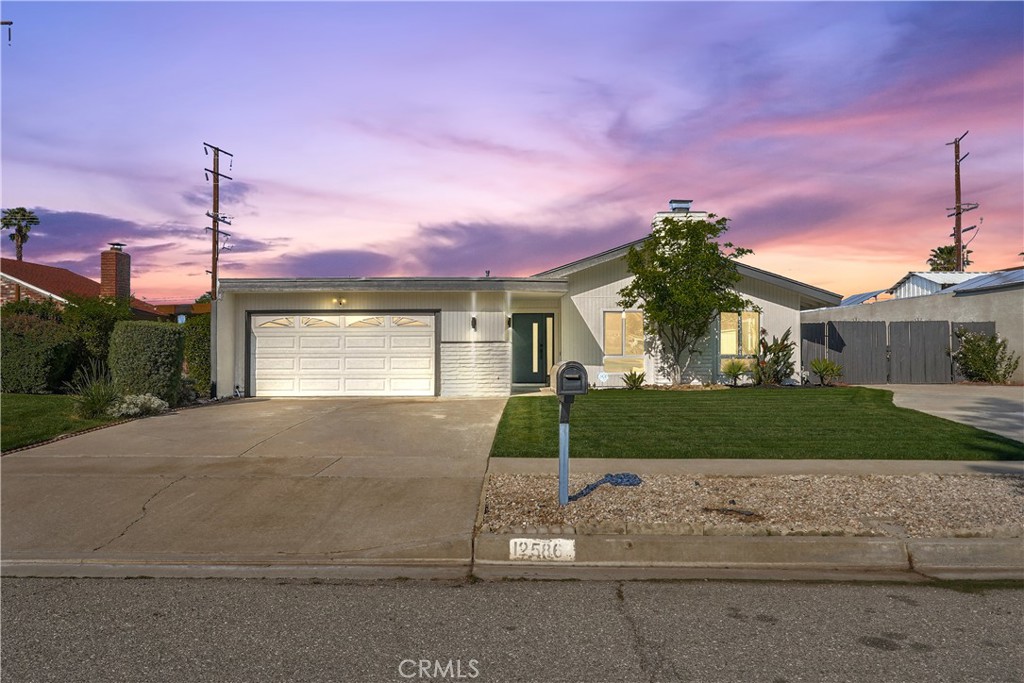 12586 Warbler Avenue