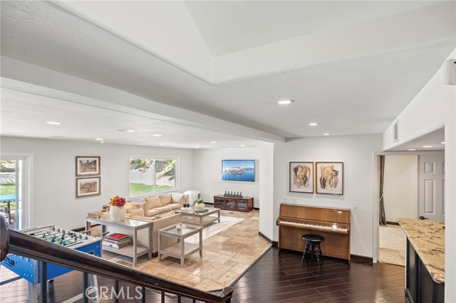 Detail Gallery Image 12 of 25 For 25171 Stageline Dr, Laguna Hills,  CA 92653 - 5 Beds | 4/1 Baths