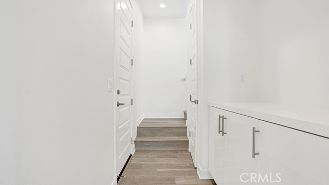 Detail Gallery Image 4 of 45 For 41 Ebb Tide, Newport Beach,  CA 92663 - 4 Beds | 3/1 Baths