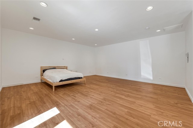 11159 La Maida Street, North Hollywood CA: https://media.crmls.org/medias/d350a638-e607-4d7f-8f7e-936e0e1169d5.jpg