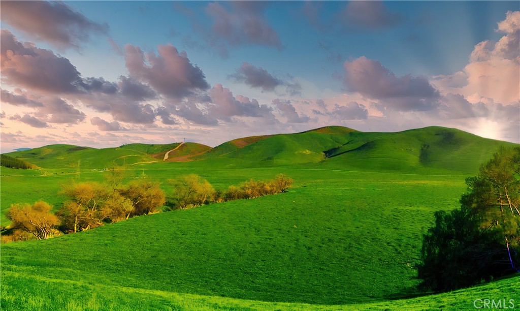 https://media.crmls.org/medias/d350c3bf-0ccf-446f-b142-776e6dbb0add.jpg?preset=X-Large