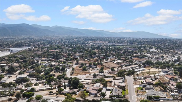 8035 Santa Rita Street, Corona CA: https://media.crmls.org/medias/d350e1d8-8a49-48bb-88fa-db8b1045c468.jpg