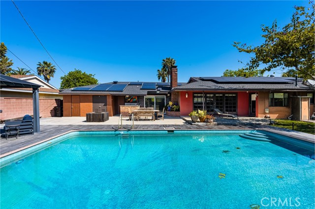 1006 W Pioneer Drive, Anaheim CA: https://media.crmls.org/medias/d3514ed9-32ee-431c-958c-1a8d4ee37f3c.jpg