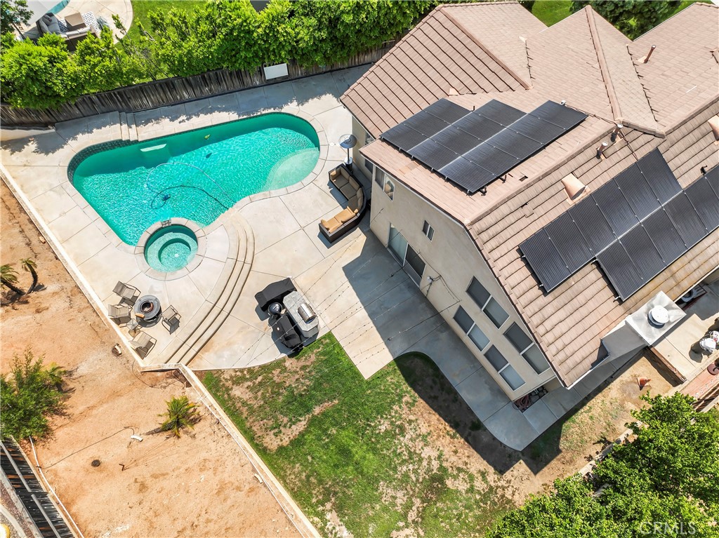https://media.crmls.org/medias/d35179f4-7520-4bee-a418-aae11f9c9ab0.jpg?preset=X-Large