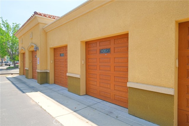 Detail Gallery Image 31 of 32 For 13798 Roswell Ave #B101,  Chino,  CA 91710 - 2 Beds | 2 Baths