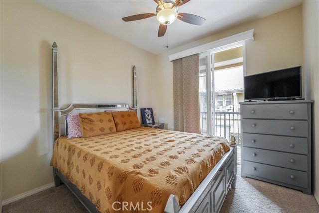28426 Herrera Street, Valencia CA: https://media.crmls.org/medias/d352f11c-d2b8-4da9-aee4-21820776eafc.jpg