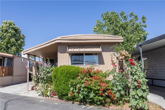 Detail Gallery Image 1 of 22 For 18540 Soledad Canyon Rd Spc 17,  Canyon Country,  CA 91351 - 3 Beds | 1 Baths