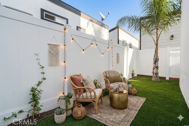Detail Gallery Image 3 of 25 For 8250 Lankershim Bld #122,  North Hollywood,  CA 91605 - 2 Beds | 2 Baths