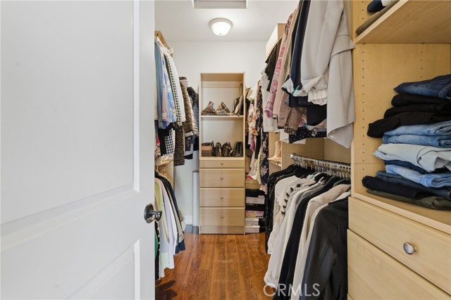 Detail Gallery Image 19 of 39 For 22711 Collins St, Woodland Hills,  CA 91367 - 4 Beds | 3/1 Baths