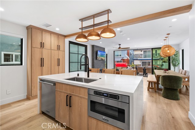 Detail Gallery Image 11 of 38 For 128 39th, Newport Beach,  CA 92663 - – Beds | – Baths