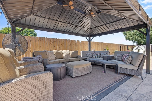 863 Legacy Drive, Lemoore CA: https://media.crmls.org/medias/d355facd-5570-4a77-a8bc-e9f56a71e1ed.jpg