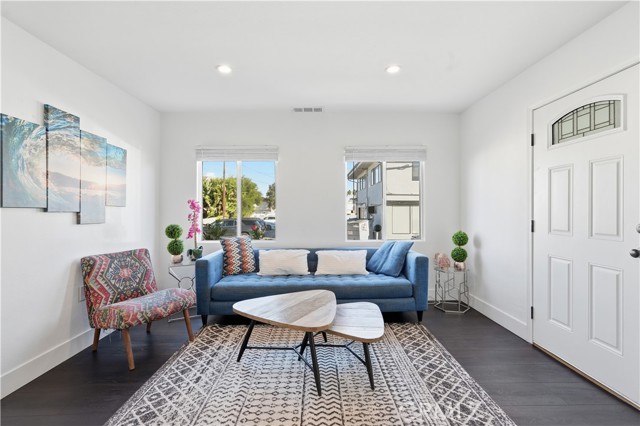2005 phelan Lane, Redondo Beach CA: https://media.crmls.org/medias/d3560af1-ba68-4c5f-8e87-3da3641decb1.jpg