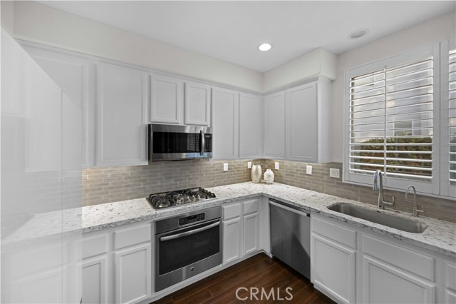 Detail Gallery Image 9 of 25 For 27503 Wellsley Way, Valencia,  CA 91354 - 4 Beds | 3 Baths