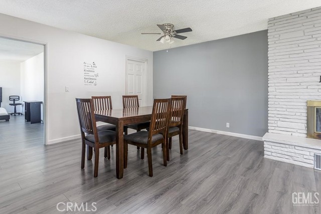 Detail Gallery Image 10 of 19 For 8525 Great Circle, California City,  CA 93505 - 4 Beds | 2 Baths