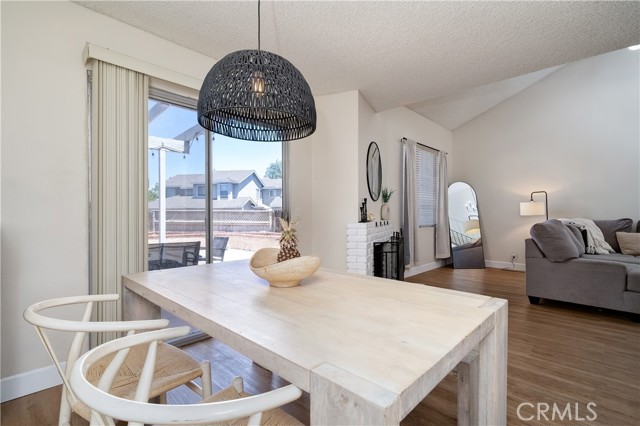818 Live Oak Place, Corona CA: https://media.crmls.org/medias/d357aa54-63dd-470f-9121-e65c8b2aa413.jpg