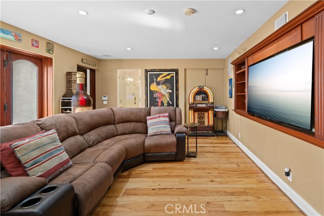 Detail Gallery Image 38 of 75 For 221 Rivo Alto Canal, Long Beach,  CA 90803 - 4 Beds | 5 Baths