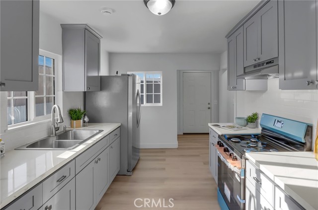 1612 West 71st Street photo 28