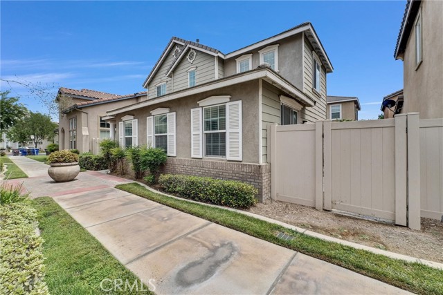 Detail Gallery Image 2 of 29 For 1927 Kenton, Riverside,  CA 92501 - 3 Beds | 2/1 Baths