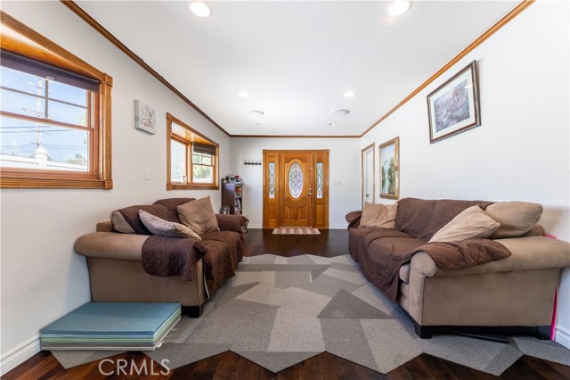 Detail Gallery Image 8 of 57 For 11203 Sheldon St, Sun Valley,  CA 91352 - 4 Beds | 2 Baths