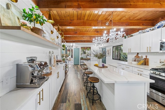 Entertainer's Delight: Large Kitchen Island