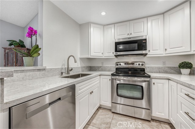 Detail Gallery Image 7 of 25 For 114 Costero Aisle #287,  Irvine,  CA 92614 - 1 Beds | 1 Baths