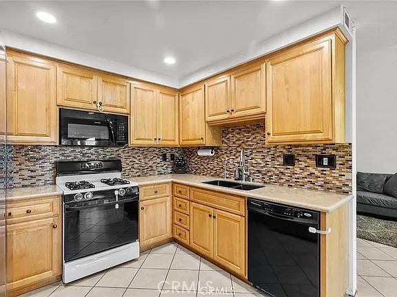 24644 Golfview Drive, Valencia (santa Clarita), California 91355, 3 Bedrooms Bedrooms, ,2 BathroomsBathrooms,Residential Lease,For Rent,24644 Golfview Drive,CRSR25159178