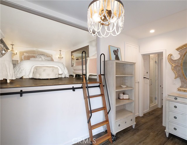 229 Marine Place, Manhattan Beach CA: https://media.crmls.org/medias/d35bcae2-5e8a-4283-a66a-6be7aab1281e.jpg