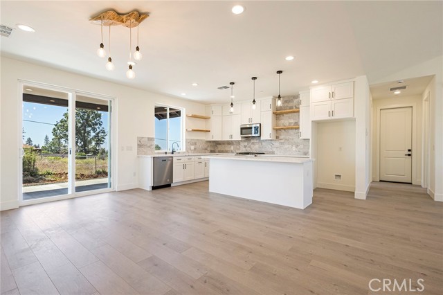 Detail Gallery Image 9 of 28 For 1890 Arrowhead Dr, Paradise,  CA 95969 - 3 Beds | 2 Baths
