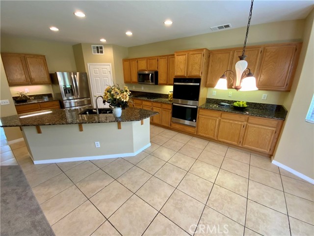 Detail Gallery Image 7 of 38 For 33921 Verbena Ave, Murrieta,  CA 92563 - 5 Beds | 3/1 Baths