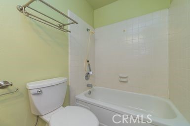 https://media.crmls.org/medias/d35c611c-6413-4fe0-82d6-17f63df7e727.jpg?preset=X-Large