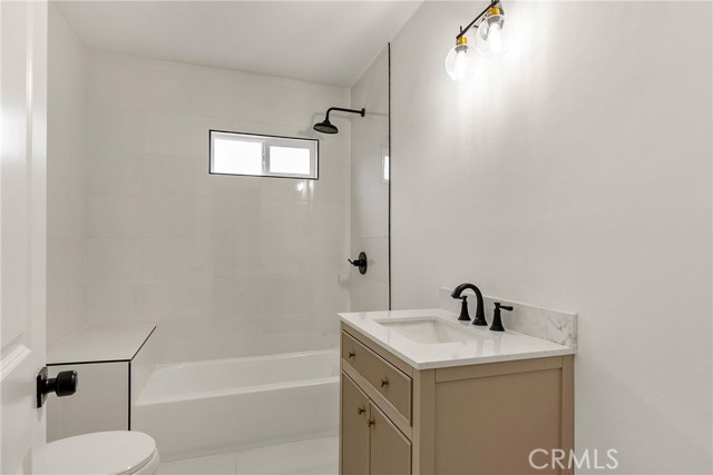 1209 W 40th Place, Los Angeles CA: https://media.crmls.org/medias/d35c665e-a9db-4a18-adbc-f306ef503e3e.jpg