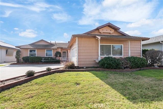 Detail Gallery Image 2 of 35 For 12162 Quartz, Garden Grove,  CA 92843 - 3 Beds | 2/1 Baths