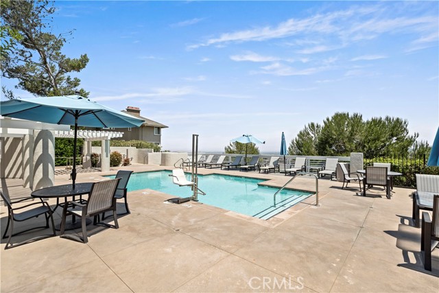 24 Narbonne, Newport Beach CA: https://media.crmls.org/medias/d35dedb7-19d4-4b70-8f6b-3d0ca636b6f5.jpg