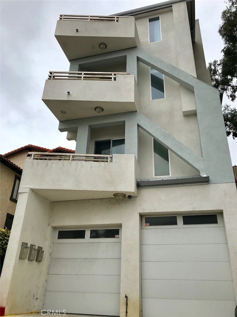 408 Avenida Santa Barbara #B3