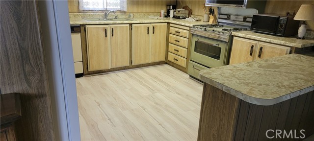 Detail Gallery Image 4 of 13 For 39027 Moronga Canyon Dr, Palm Desert,  CA 92260 - 2 Beds | 2 Baths