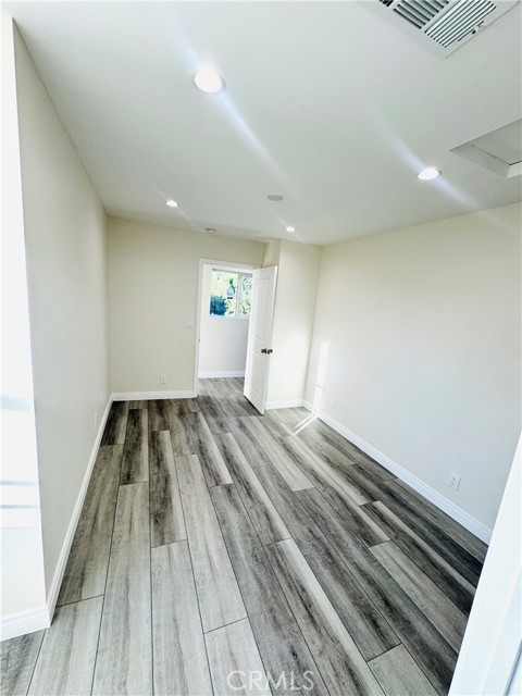 Detail Gallery Image 22 of 31 For 9318 Encino Ave, Northridge,  CA 91325 - 3 Beds | 3 Baths