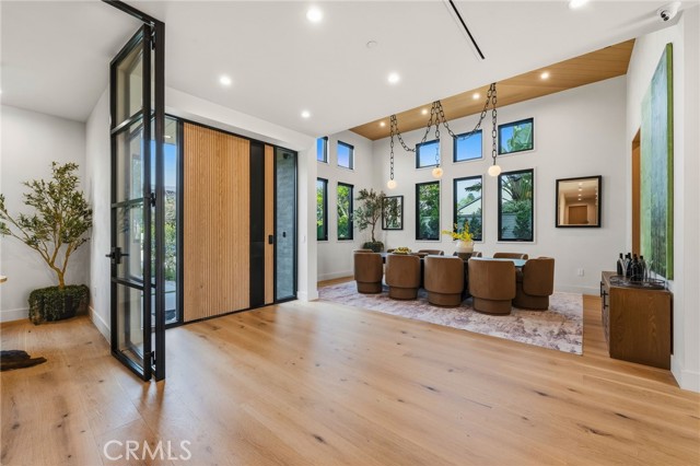 Detail Gallery Image 3 of 36 For 16252 Addison St, Encino,  CA 91436 - 7 Beds | 7/1 Baths