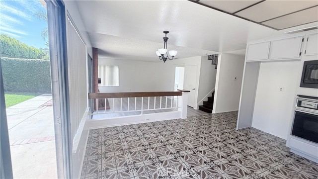 Detail Gallery Image 14 of 63 For 46 Christamon, Irvine,  CA 92620 - 4 Beds | 2/1 Baths