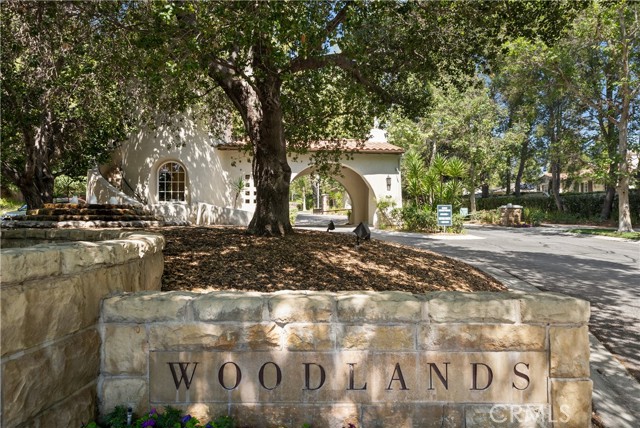 26814 Fairlain Drive, Valencia CA: https://media.crmls.org/medias/d35f8fab-649e-4a85-a201-bfae5727771c.jpg