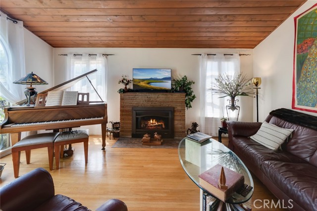 9107 Olin Street, Los Angeles CA: https://media.crmls.org/medias/d35fd029-8d03-4e6d-acde-e8f6897e104d.jpg