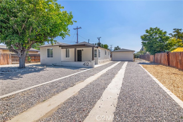 412 South Santa Fe Street, Hemet CA: https://media.crmls.org/medias/d3613e70-e3bd-49db-a998-a6421f9b6e30.jpg