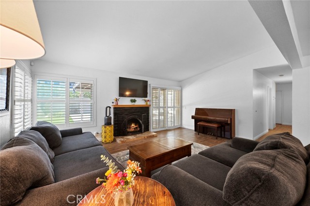 Detail Gallery Image 6 of 53 For 6141 Bluffwood Drive, Riverside,  CA 92506 - 4 Beds | 2 Baths