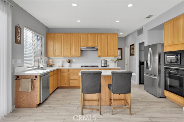 Detail Gallery Image 13 of 51 For 13673 Silversand St, Victorville,  CA 92394 - 3 Beds | 2/1 Baths