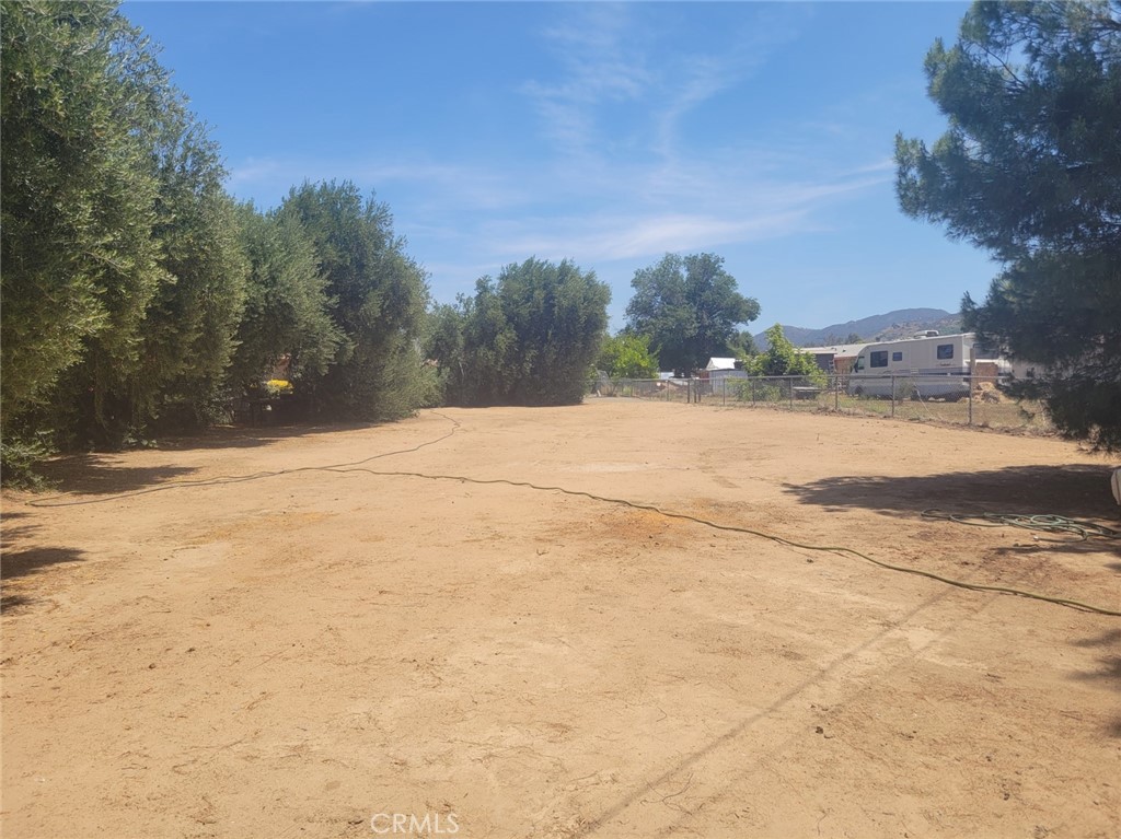 https://media.crmls.org/medias/d3625324-d94b-424e-aa63-30b8901129a9.jpg?preset=X-Large