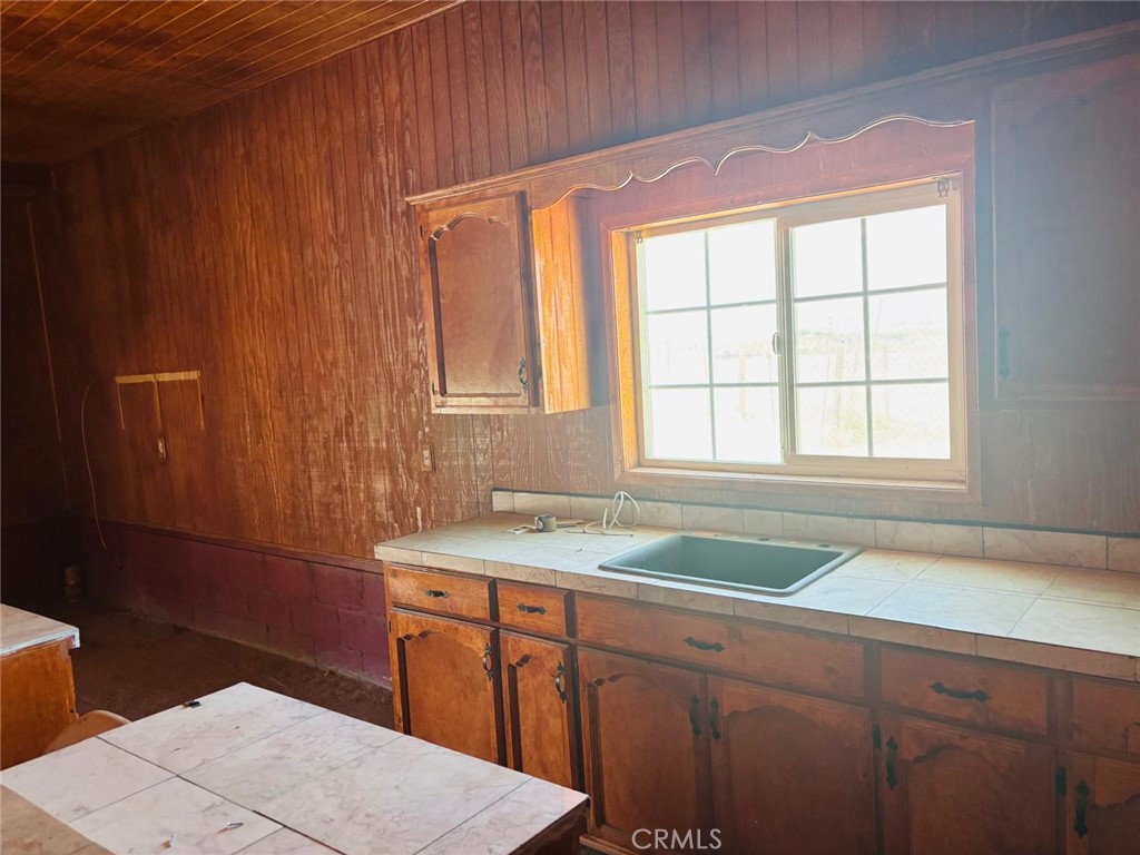 https://media.crmls.org/medias/d3631826-1a85-408d-899e-a81387ac2843.jpg?preset=X-Large