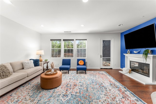 3943 E Lindenwood Drive, Ontario CA: https://media.crmls.org/medias/d3638888-d962-491e-ba9c-b1b7f1b42da3.jpg