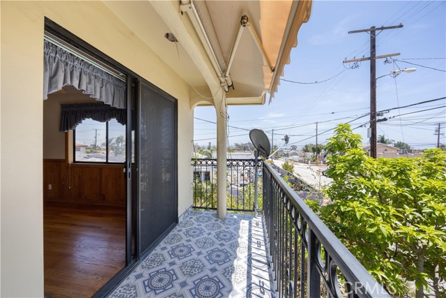 920 W Elberon Avenue, San Pedro CA: https://media.crmls.org/medias/d36394ad-e8ef-47b6-9f69-f73cb6c8dce2.jpg