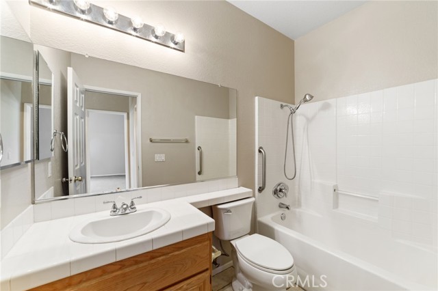 Detail Gallery Image 16 of 35 For 9302 Meadow Ln, Riverside,  CA 92508 - 5 Beds | 3 Baths